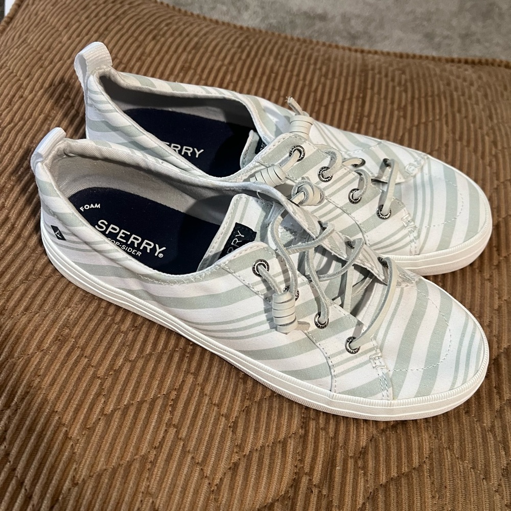 Sperry Crest Vibe Sneakers